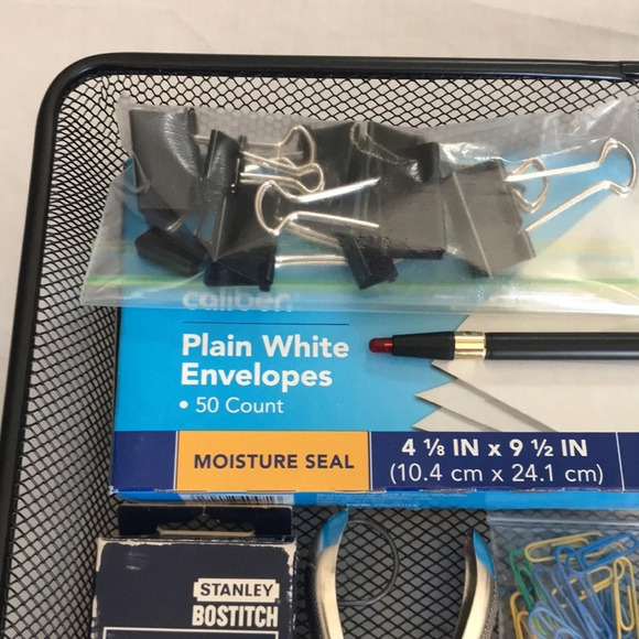 Mesh letter tray and various office supplies - Picture 2 of 5